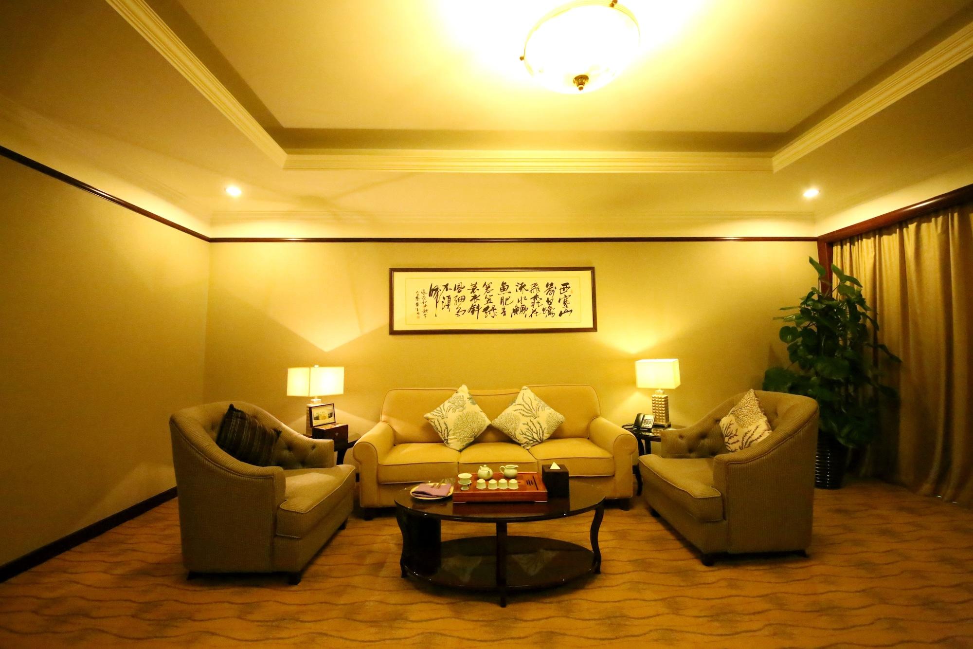 Hotel Empark Grand 5*