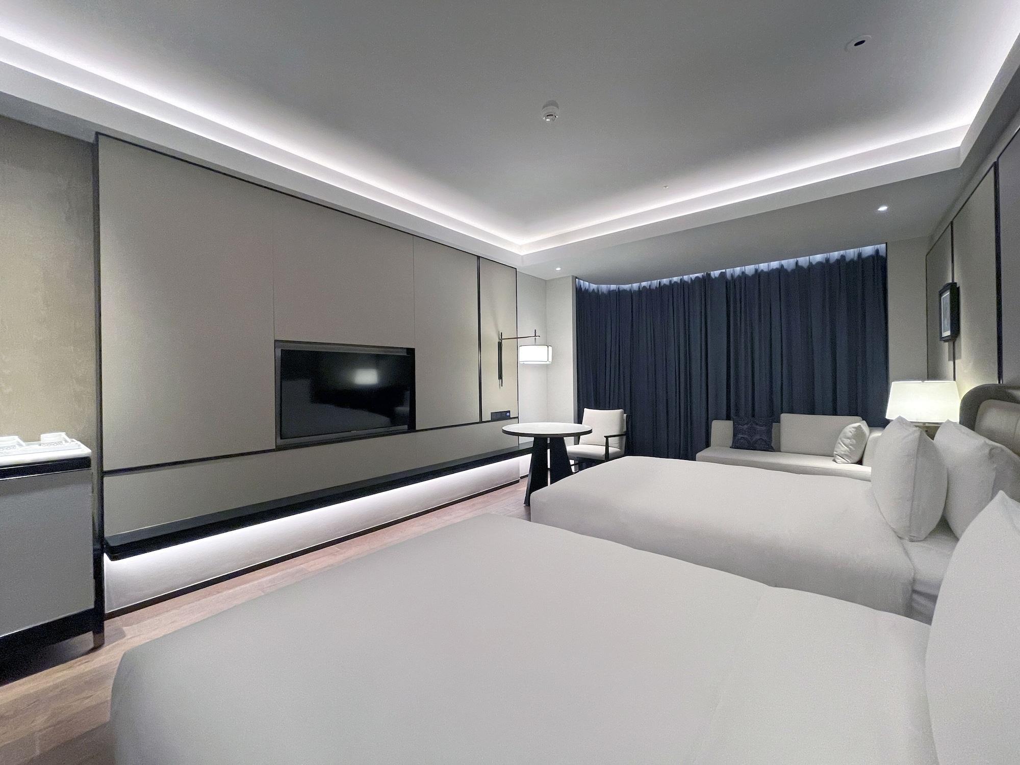 Empark Grand Hotel 5*