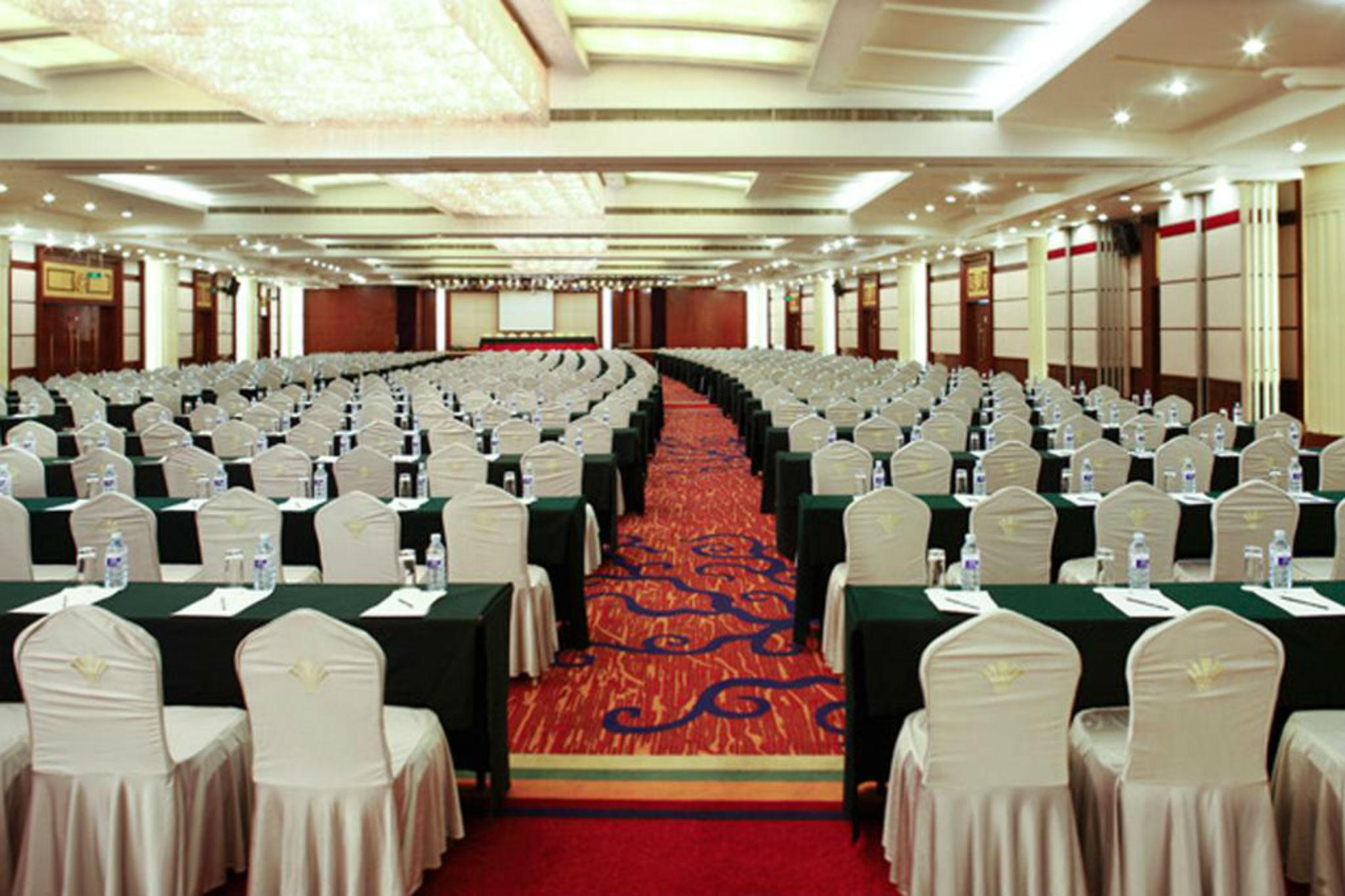 Empark Grand Hotel 5*